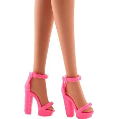 Holiday look Barbie Doll - GXD57